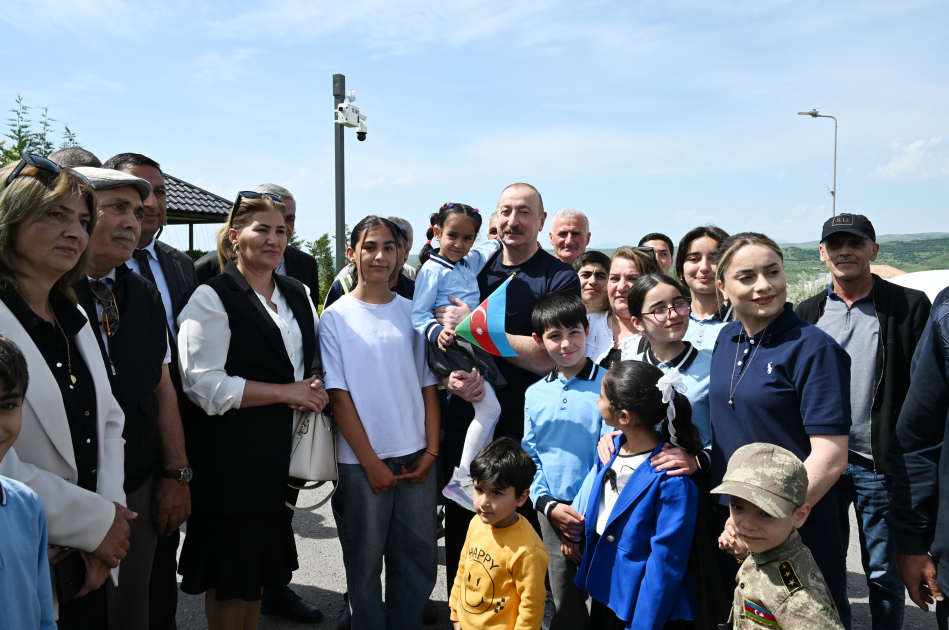 President Ilham Aliyev meets with residents in Lachin (PHOTO/VIDEO)