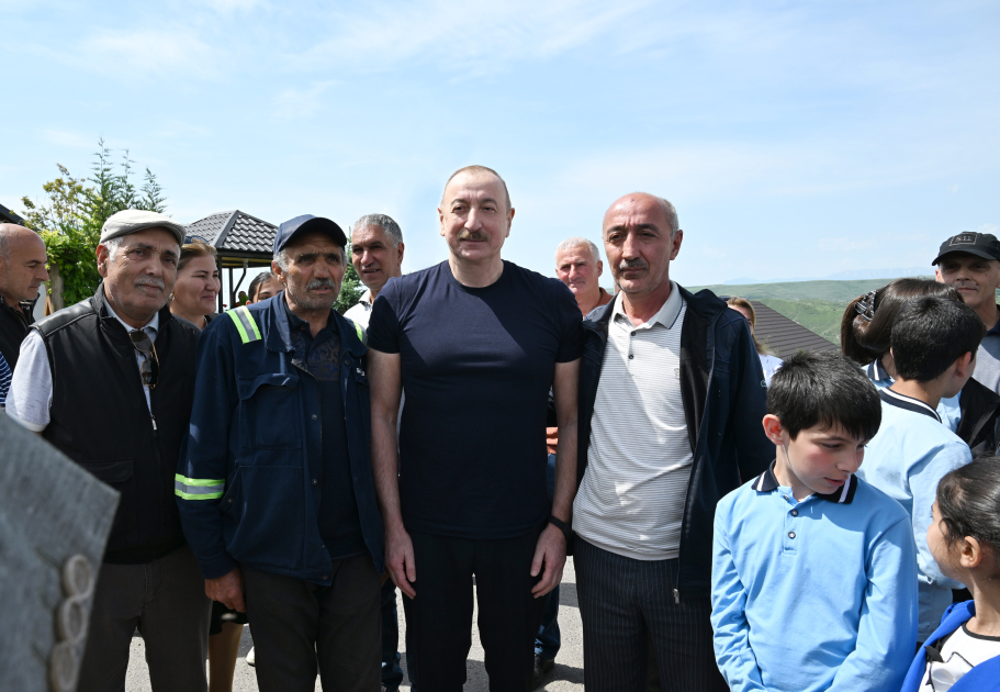 President Ilham Aliyev meets with residents in Lachin (PHOTO/VIDEO)