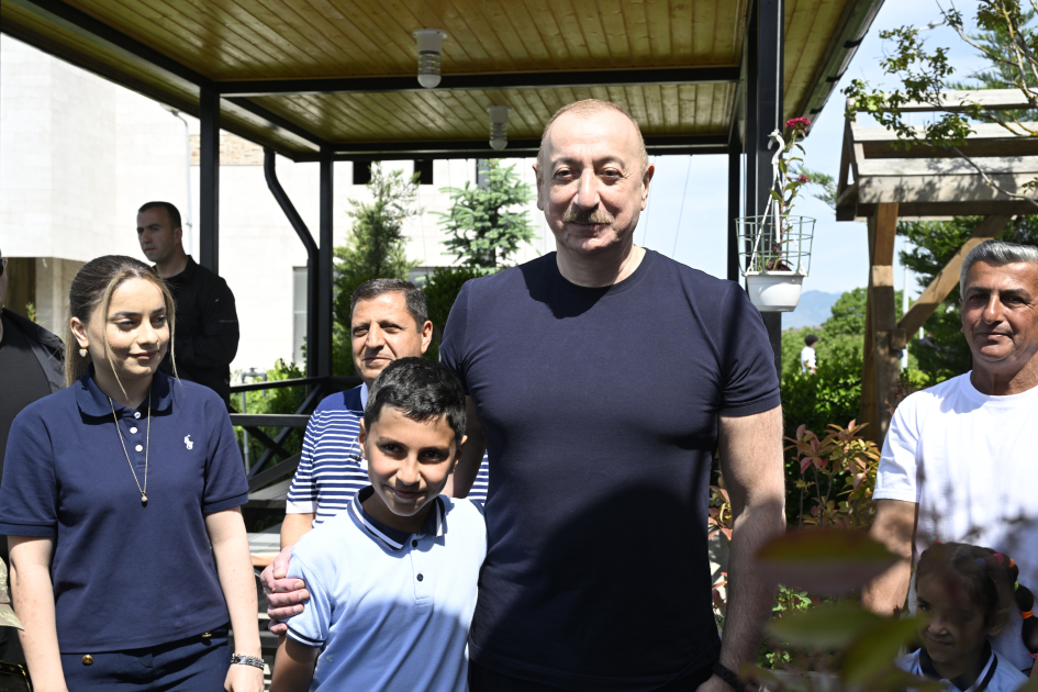 President Ilham Aliyev meets with residents in Lachin (PHOTO/VIDEO)