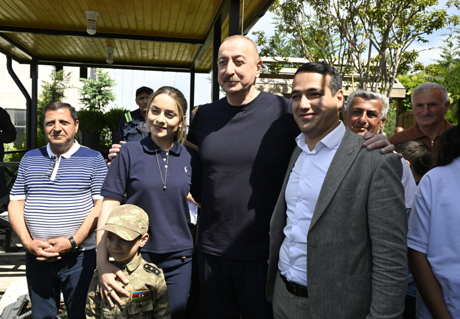 President Ilham Aliyev meets with residents in Lachin (PHOTO/VIDEO)