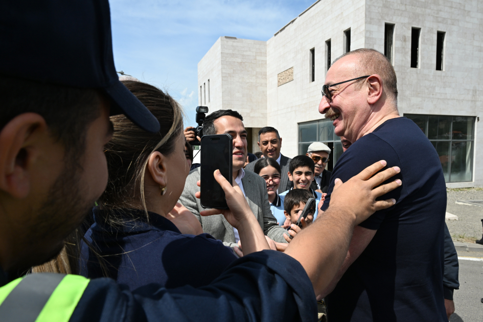 President Ilham Aliyev meets with residents in Lachin (PHOTO/VIDEO)