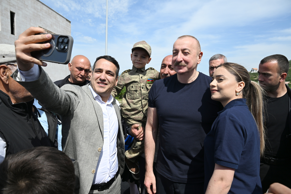 President Ilham Aliyev meets with residents in Lachin (PHOTO/VIDEO)
