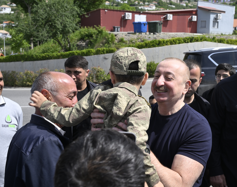 President Ilham Aliyev meets with residents in Lachin (PHOTO/VIDEO)