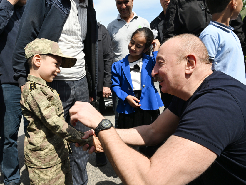 President Ilham Aliyev meets with residents in Lachin (PHOTO/VIDEO)