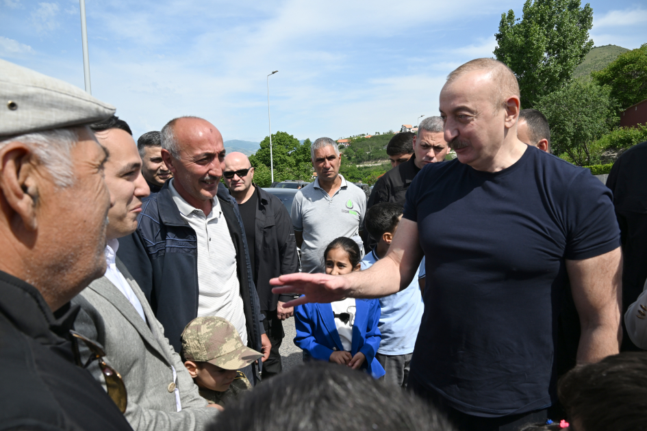 President Ilham Aliyev meets with residents in Lachin (PHOTO/VIDEO)