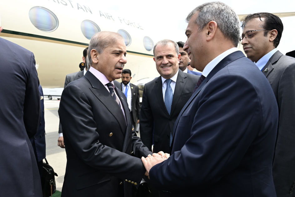 Prime Minister of Pakistan Muhammad Shehbaz Sharif arrives in Azerbaijan (PHOTO)