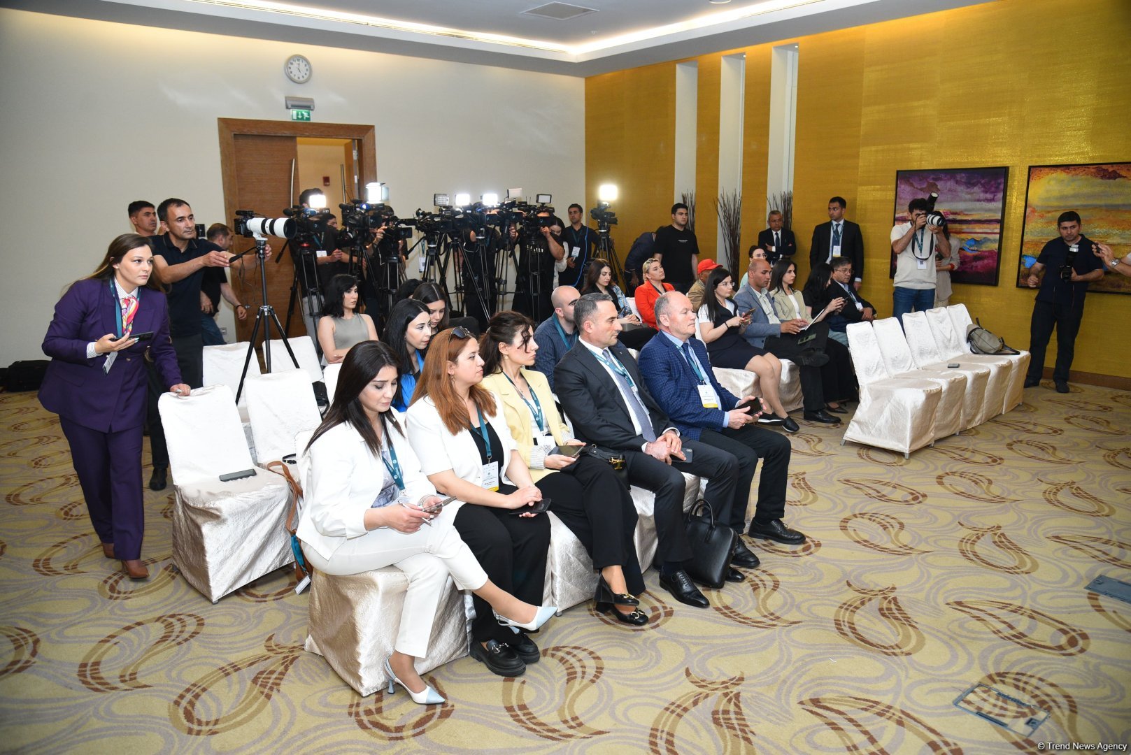 Second day of int'l conference on "Islamophobia in Focus: Unveiling Bias, Shattering Stigmas" wraps up in Baku (PHOTO)