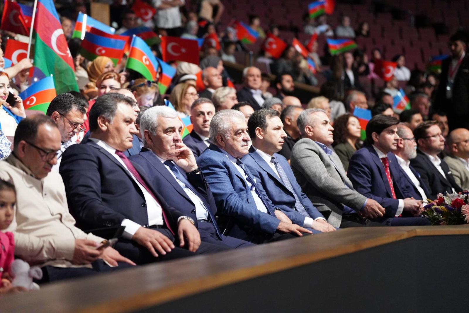 Azerbaijani diaspora marks "Year of Constitution and Sovereignty" and Independence Day in Turkish Istanbul (PHOTO)