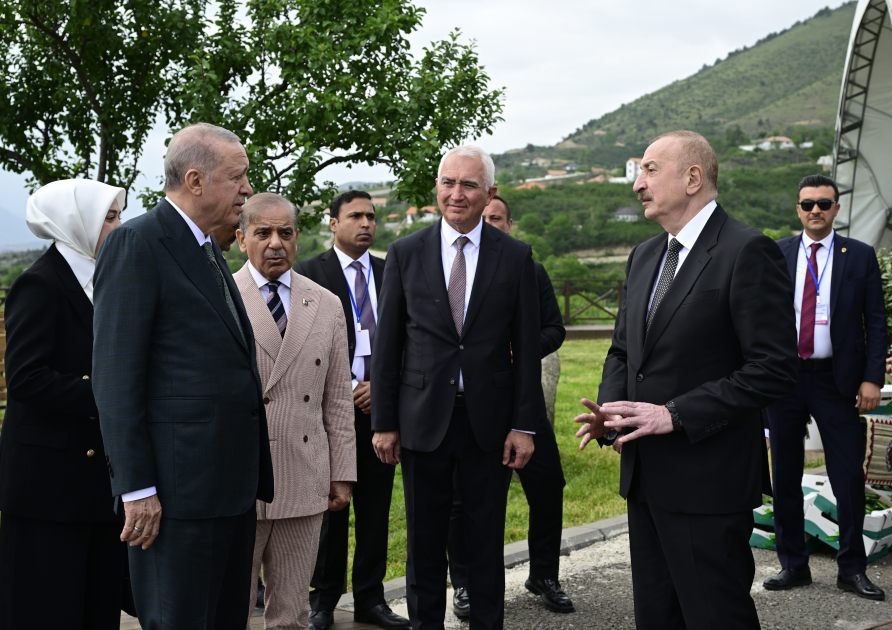 President Ilham Aliyev, President Recep Tayyip Erdoğan, PM Shehbaz Sharif visit promenade in Lachin city (PHOTO/VIDEO)