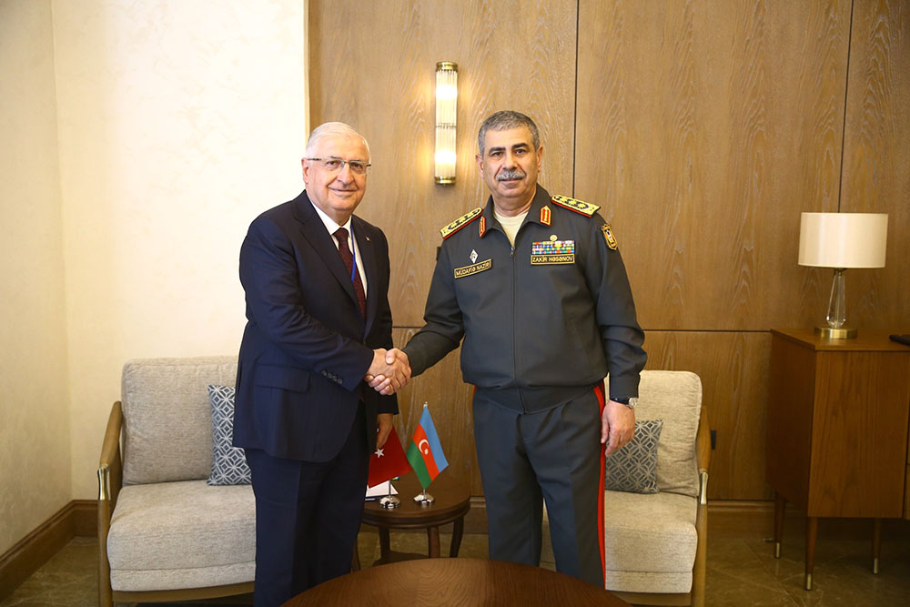 Azerbaijan’s defense minister meets with his Turkish counterpart