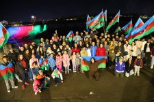 Niagara Falls aglow in colors of Azerbaijani flag for marking independence day (PHOTO)