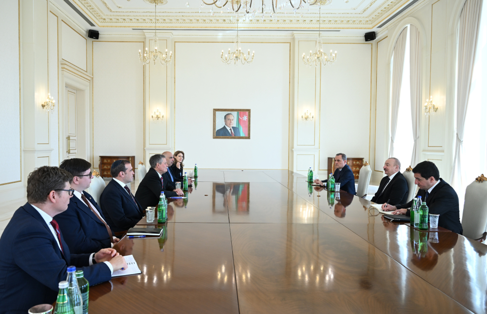 President Ilham Aliyev receives member of US Senate Foreign Relations Committee (PHOTO/VIDEO)