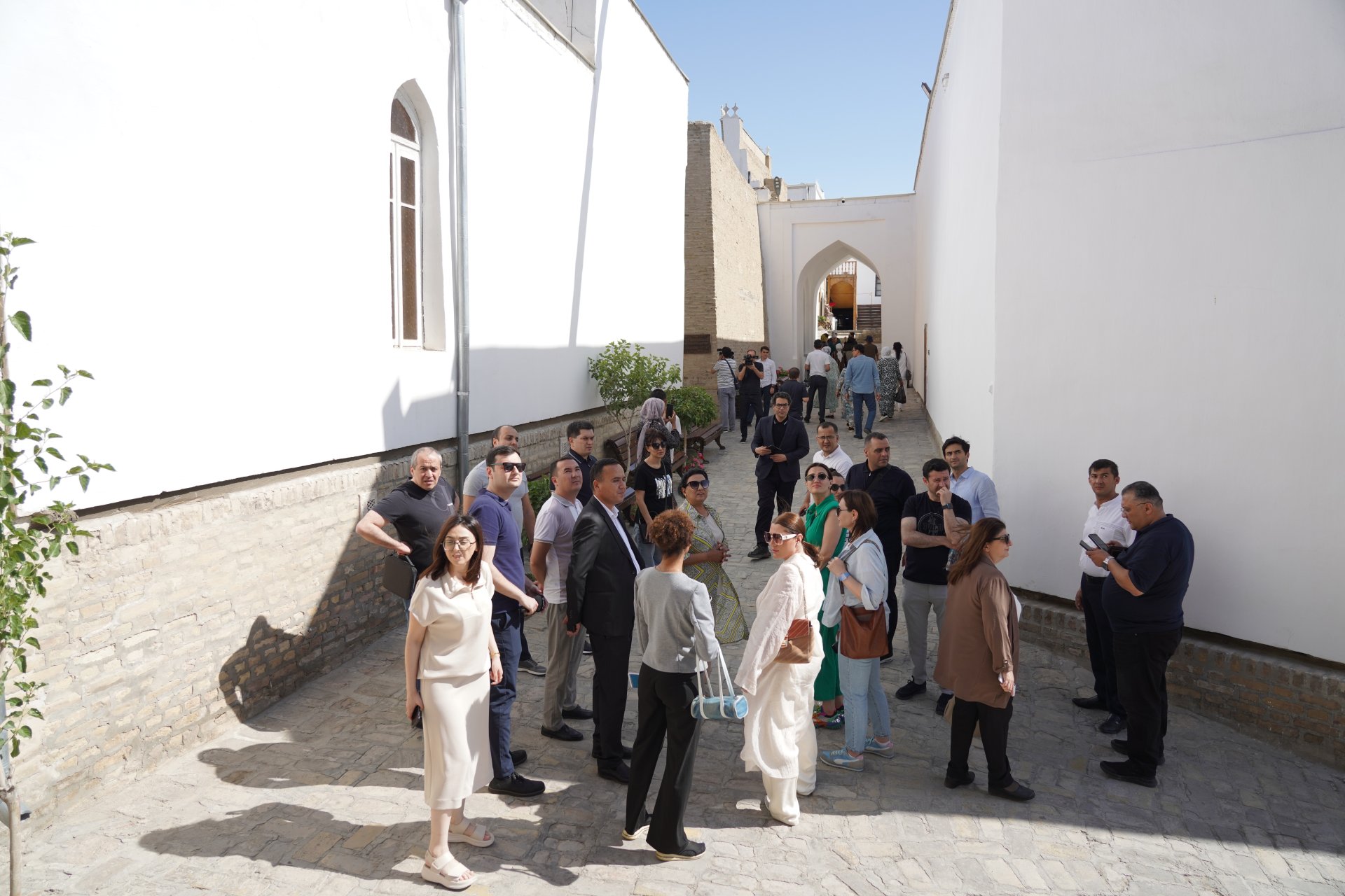 Azerbaijani delegation embarks on cultural and media tour of Uzbekistan's Bukhara (PHOTO)