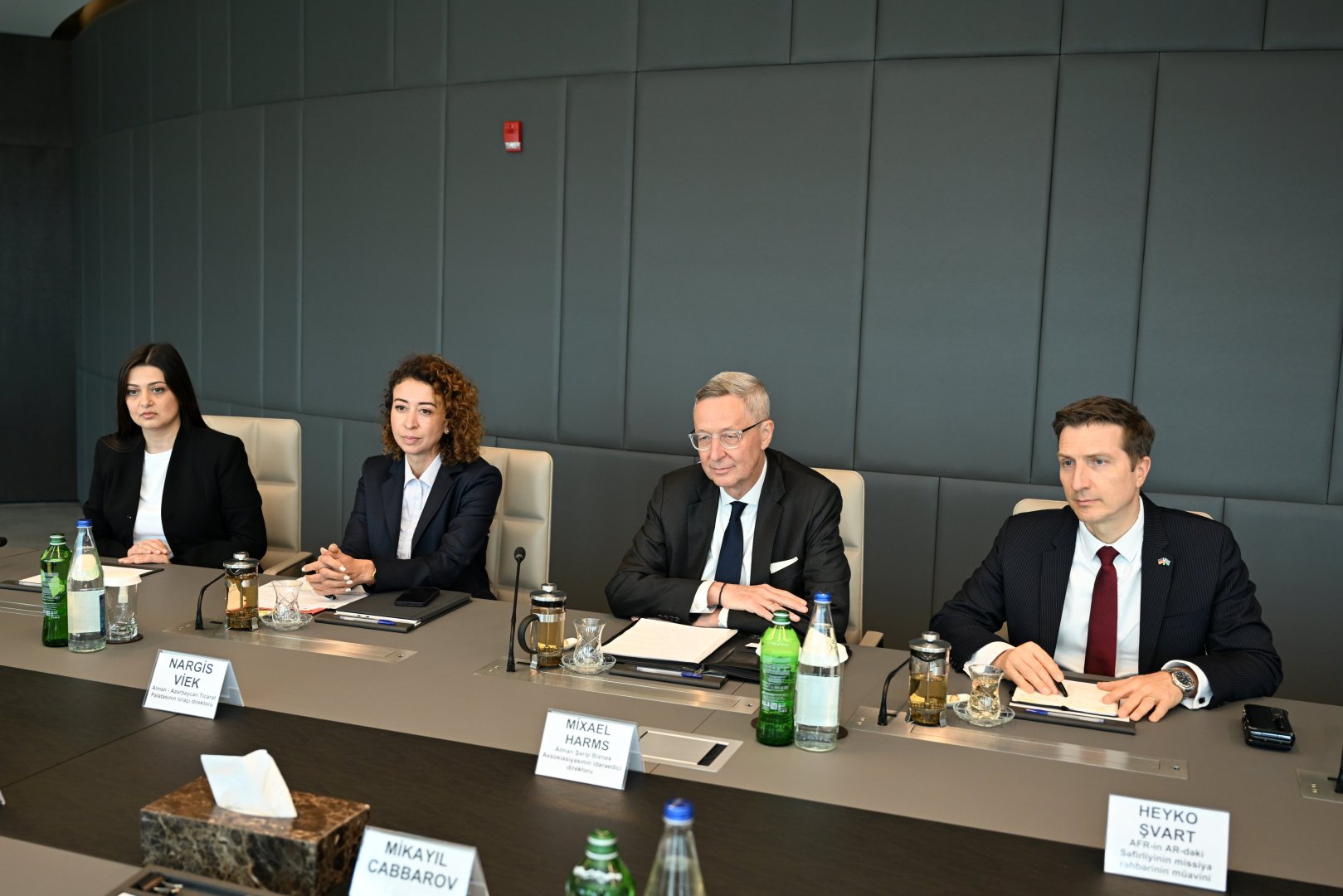 Azerbaijani, German companies ink roadmap to expand ties (PHOTO)