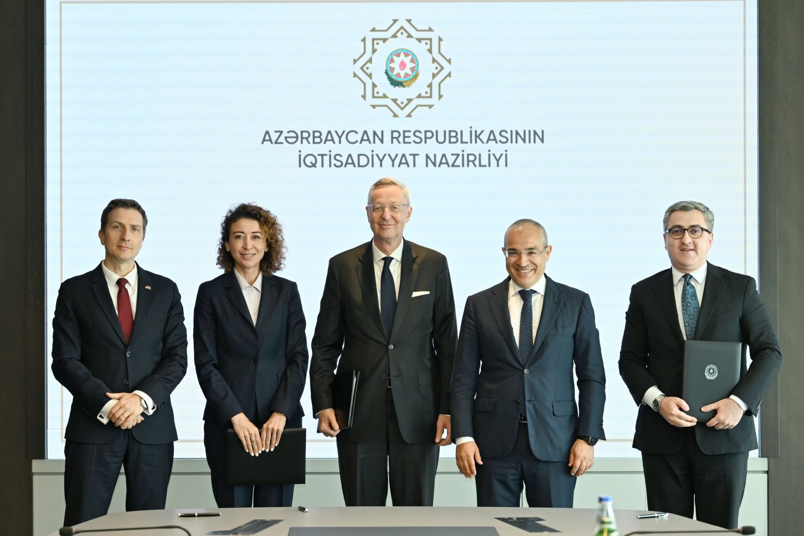 Azerbaijani, German companies ink roadmap to expand ties (PHOTO)
