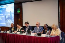 Azerbaijan brainstorms financial reforms with World Bank (PHOTO)