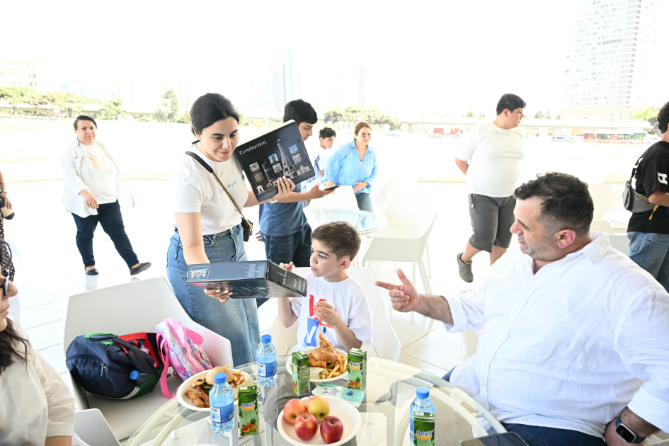 Children's festival held in Heydar Aliyev Center park (PHOTO)