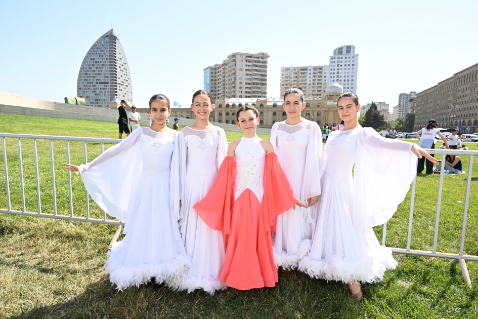 Children's festival held in Heydar Aliyev Center park (PHOTO)