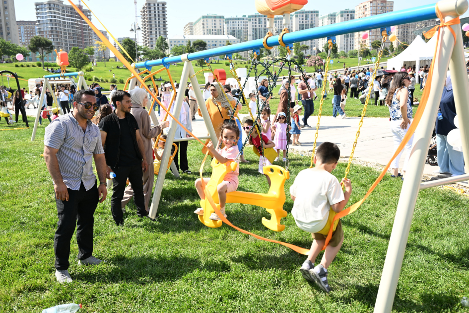 Children's festival held in Heydar Aliyev Center park (PHOTO)