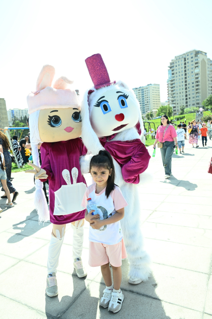 Children's festival held in Heydar Aliyev Center park (PHOTO)