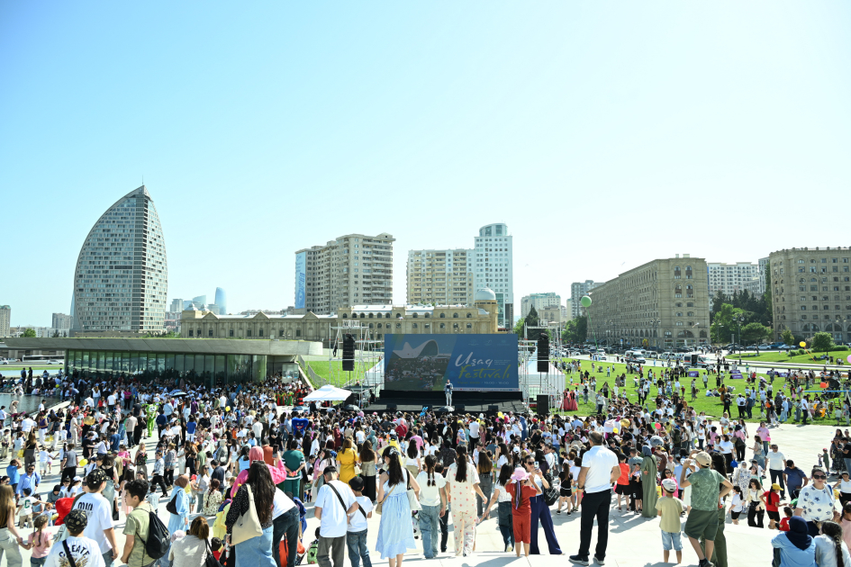Children's festival held in Heydar Aliyev Center park (PHOTO)