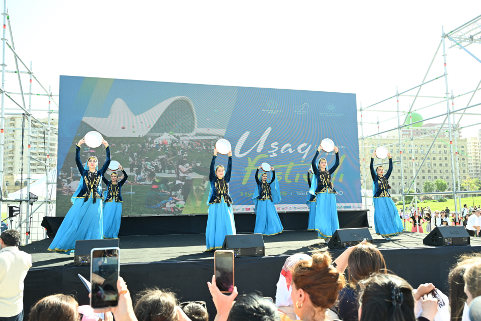 Children's festival held in Heydar Aliyev Center park (PHOTO)
