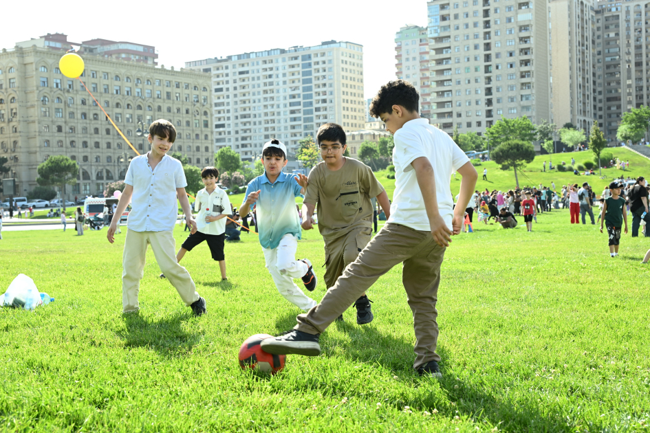 Children's festival held in Heydar Aliyev Center park (PHOTO)