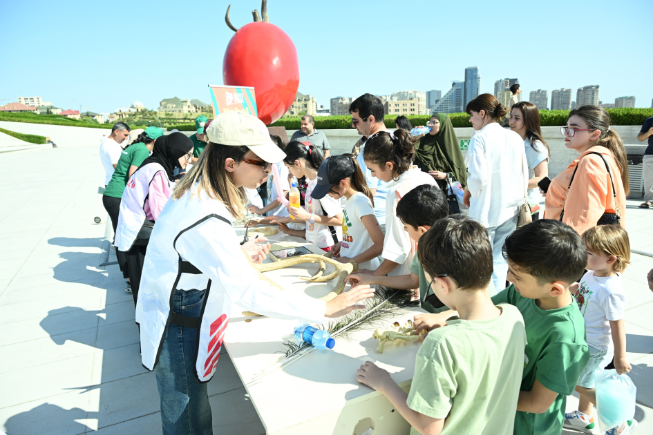Children's festival held in Heydar Aliyev Center park (PHOTO)