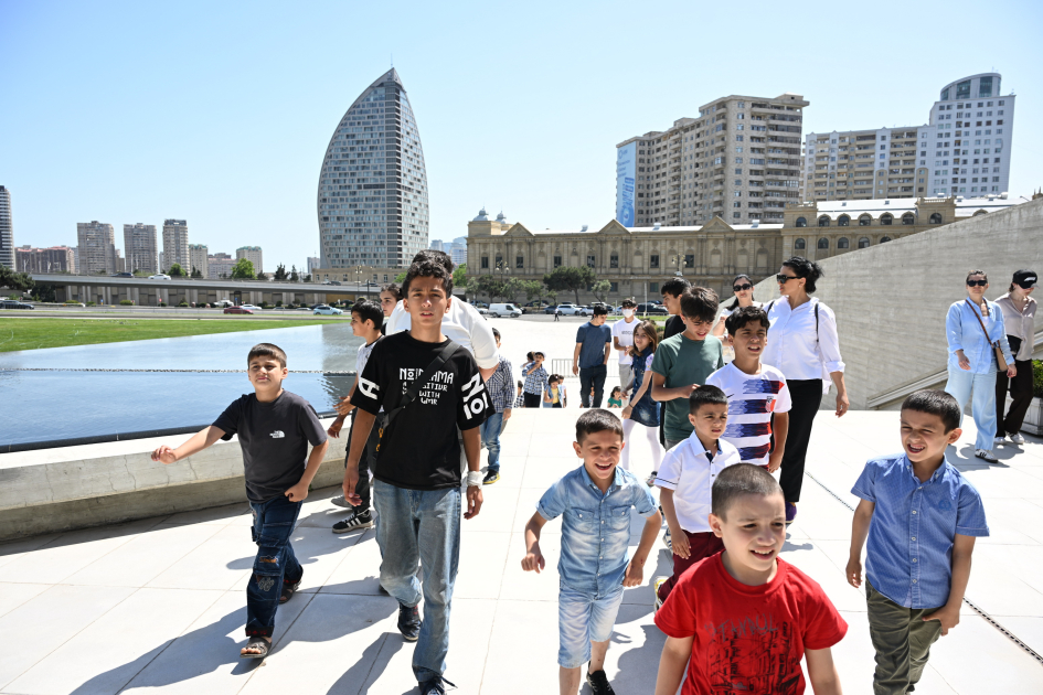 Children's festival held in Heydar Aliyev Center park (PHOTO)