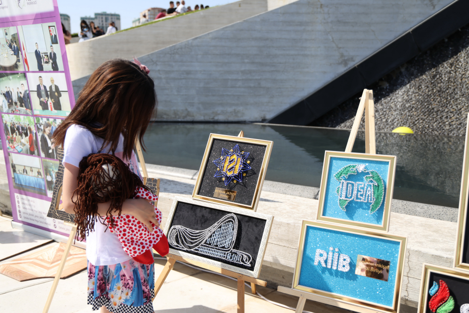 Children's festival held in Heydar Aliyev Center park (PHOTO)