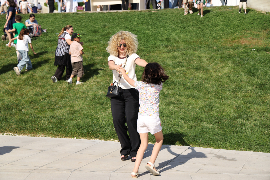 Children's festival held in Heydar Aliyev Center park (PHOTO)