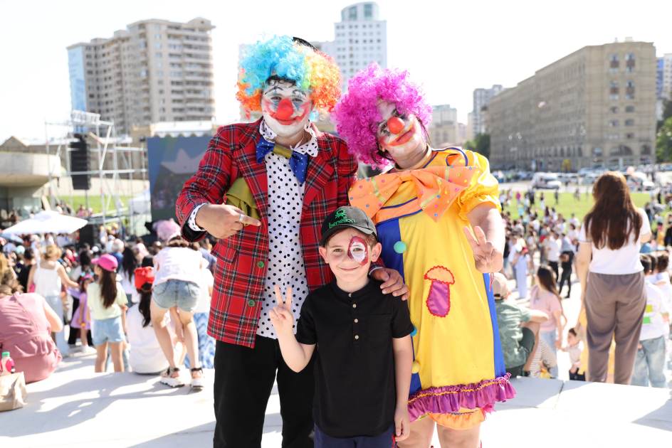 Children's festival held in Heydar Aliyev Center park (PHOTO)