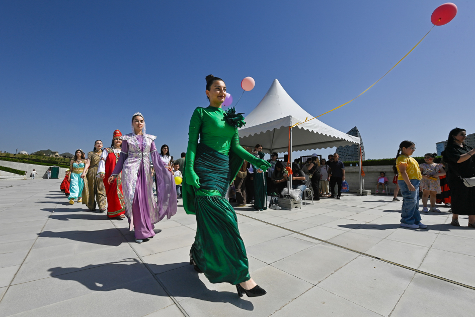 Children's festival held in Heydar Aliyev Center park (PHOTO)