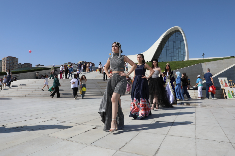 Children's festival held in Heydar Aliyev Center park (PHOTO)