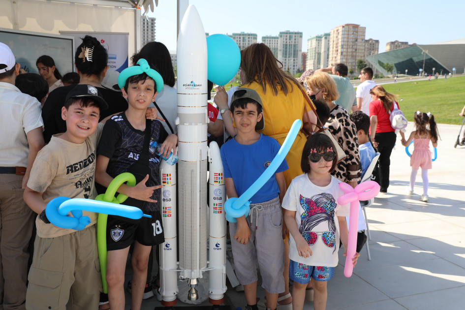 Children's festival held in Heydar Aliyev Center park (PHOTO)