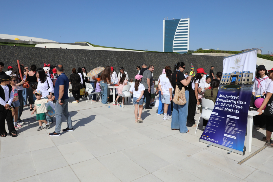 Children's festival held in Heydar Aliyev Center park (PHOTO)
