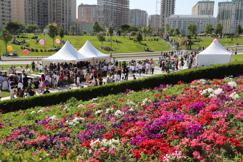 Children's festival held in Heydar Aliyev Center park (PHOTO)