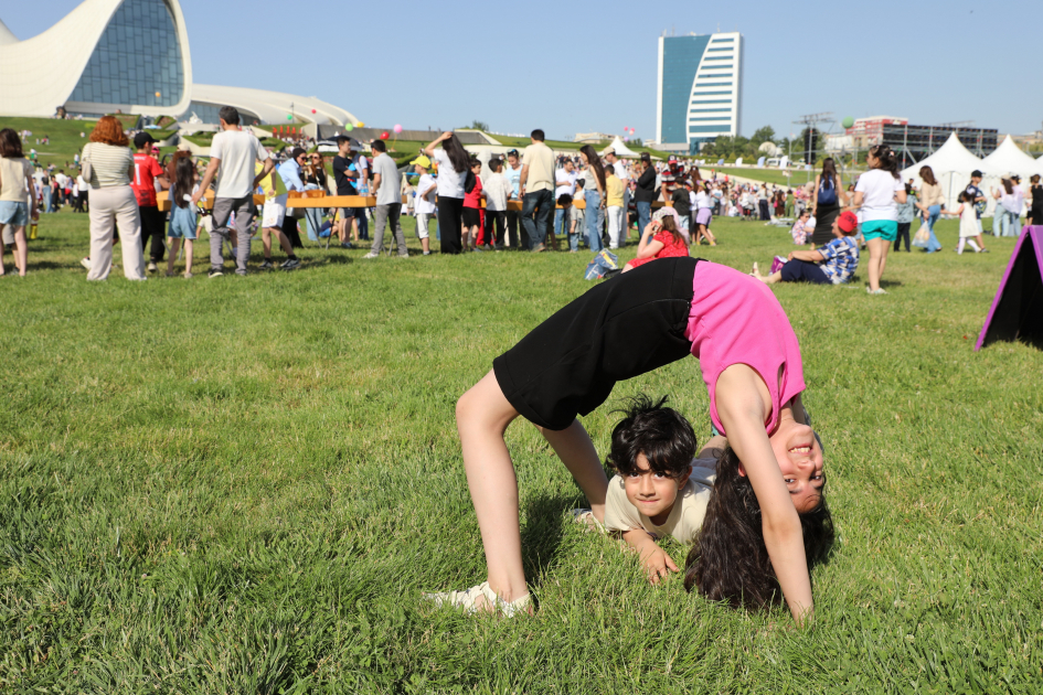 Children's festival held in Heydar Aliyev Center park (PHOTO)
