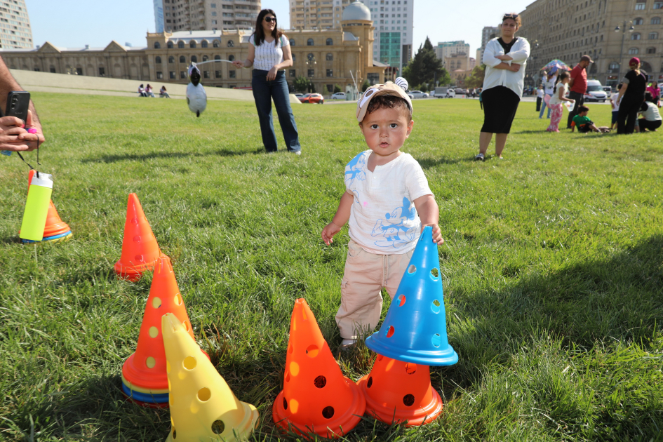 Children's festival held in Heydar Aliyev Center park (PHOTO)