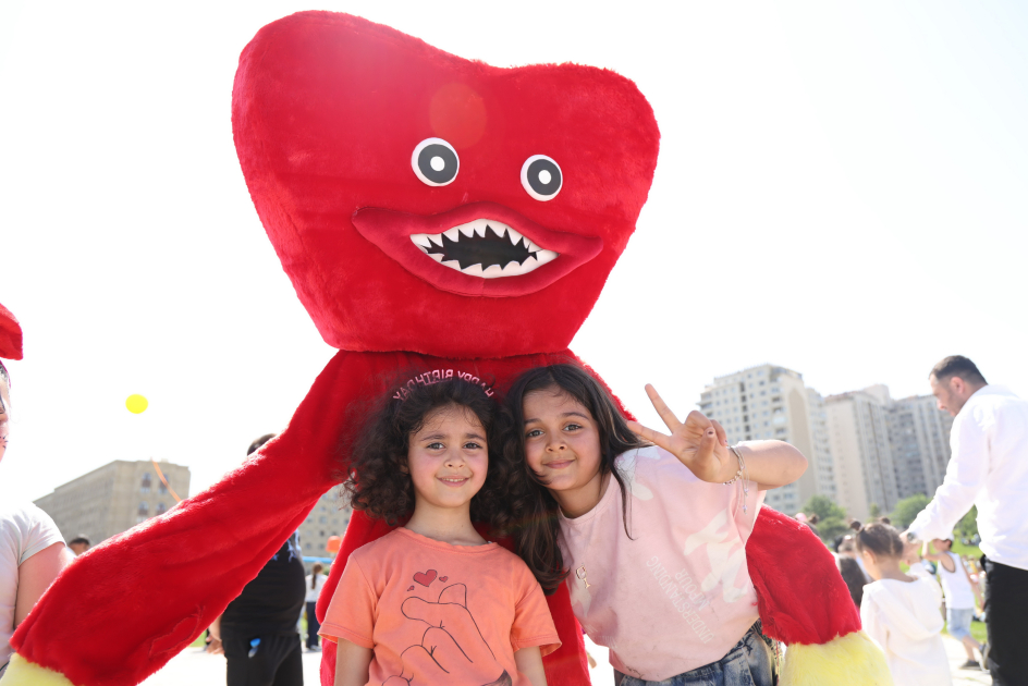 Children's festival held in Heydar Aliyev Center park (PHOTO)