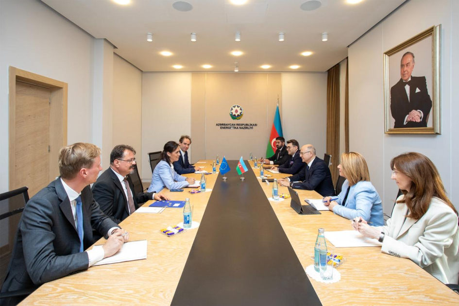 Azerbaijan, European Commission moot developing natural gas and green energy cooperation