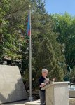 Azerbaijani flag flutters brightly over Canada's Saskatoon on Independence Day (PHOTO)