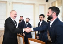 President Ilham Aliyev receives members of Azerbaijan national team, winners of minifootball World Cup (PHOTO/VIDEO)