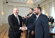 President Ilham Aliyev receives members of Azerbaijan national team, winners of minifootball World Cup (PHOTO/VIDEO)