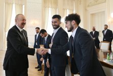 President Ilham Aliyev receives members of Azerbaijan national team, winners of minifootball World Cup (PHOTO/VIDEO)