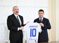 President Ilham Aliyev receives members of Azerbaijan national team, winners of minifootball World Cup (PHOTO/VIDEO)
