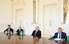 President Ilham Aliyev receives Vice President of ExxonMobil (PHOTO/VIDEO)