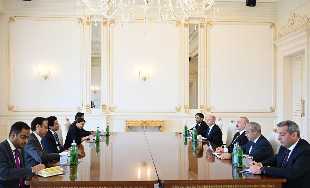 President Ilham Aliyev receives Pakistan's Minister for Petroleum (PHOTO)