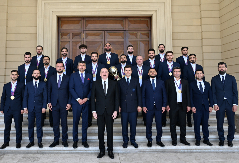 President Ilham Aliyev receives members of Azerbaijan national team, winners of minifootball World Cup (PHOTO/VIDEO)