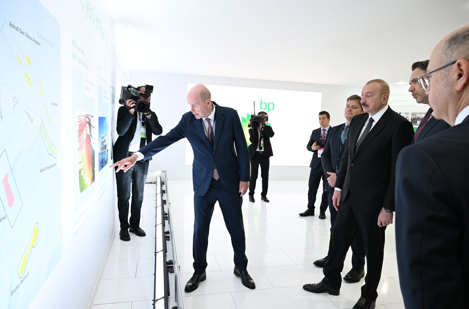 President Ilham Aliyev addresses official opening of 30th Caspian Oil and Gas Exhibition, 13th Caspian Power Exhibition, and 30th Baku Energy Forum (PHOTO/VIDEO)